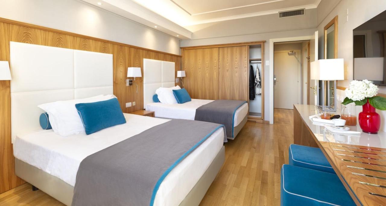 Hotel Abner'S Riccione Bagian luar foto