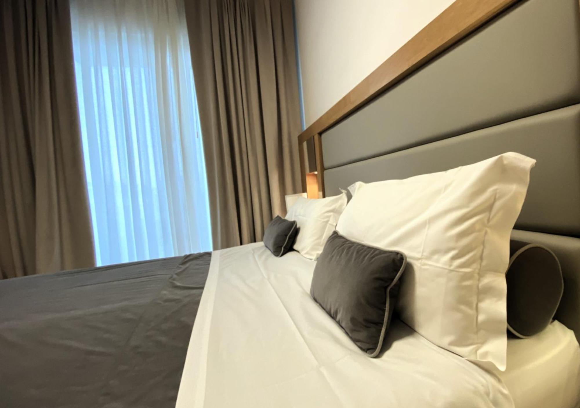 Hotel Abner'S Riccione Bagian luar foto