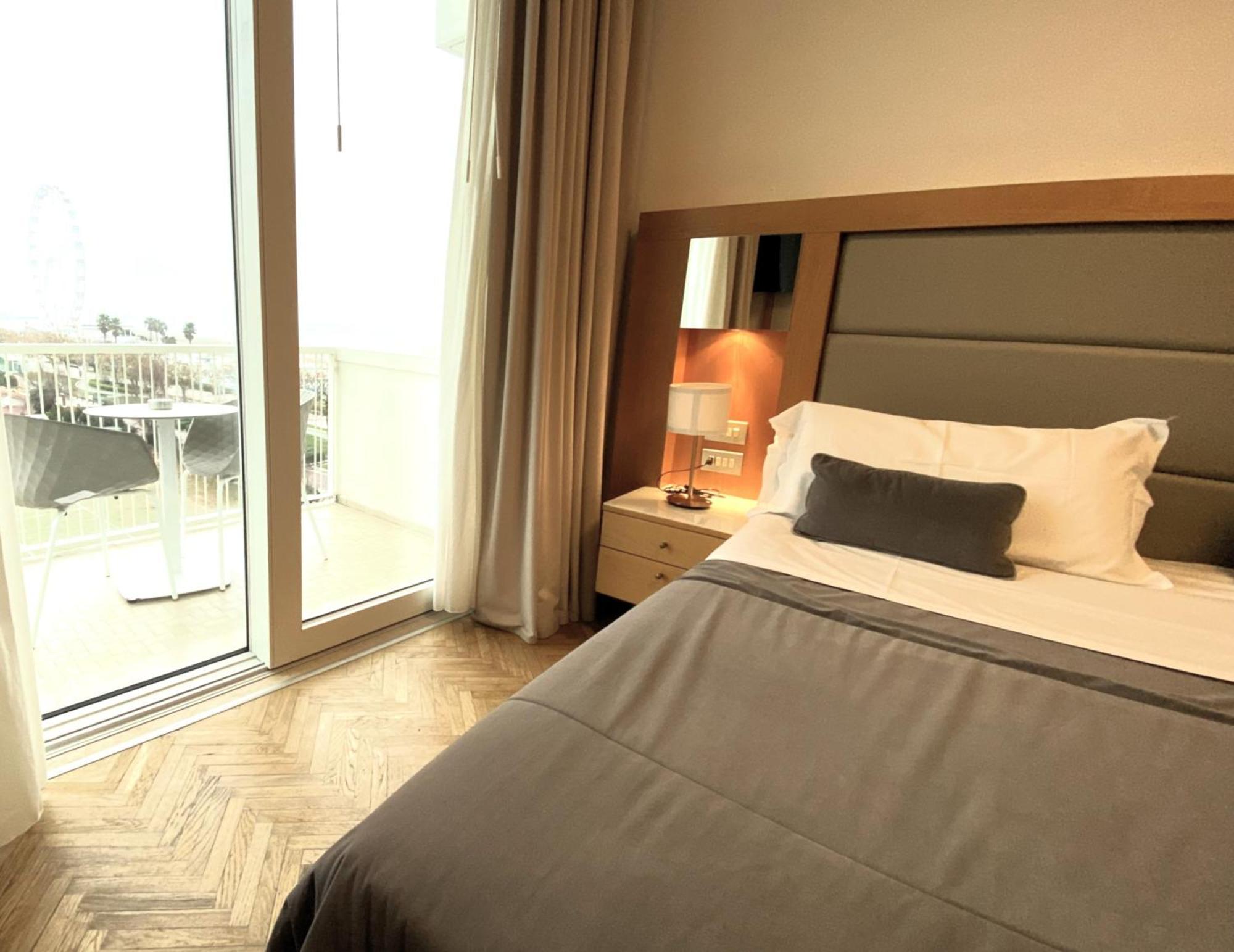 Hotel Abner'S Riccione Bagian luar foto